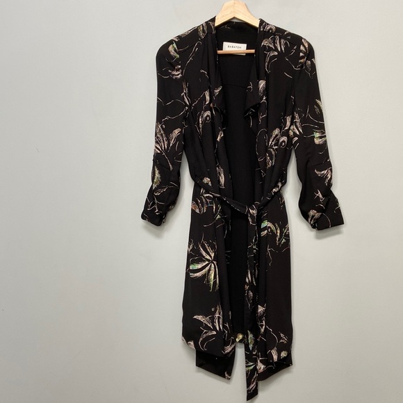 Aritzia Babaton Black Floral Quincey Jacket Size XXS - Picture 3 of 10
